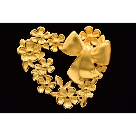 Givenchy Vintage Flower Heart Bow Pin Brooch Brushed Gold Chunky Signed BinBK - Picture 1 of 16